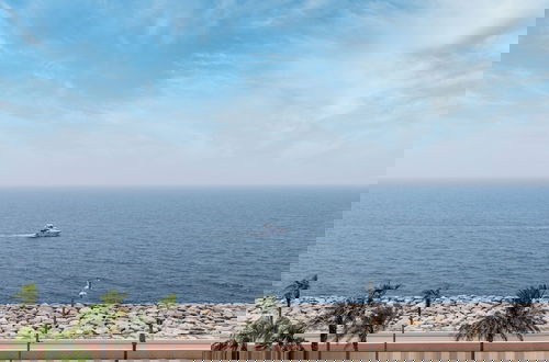 Foto 49 - Waves - Premium Seaside Retreat With Private Beach