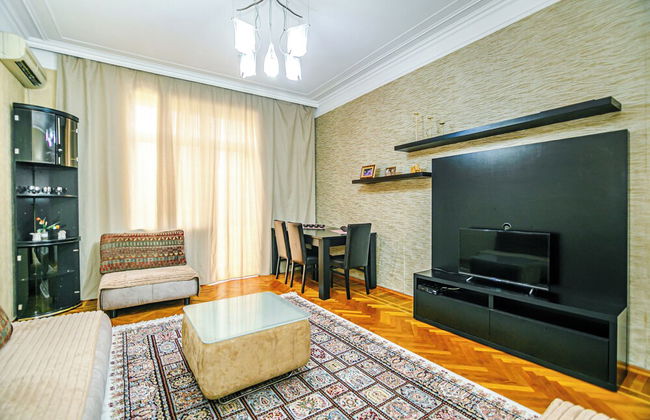 Luxury Apartment with Flame Tower View - Foto 16