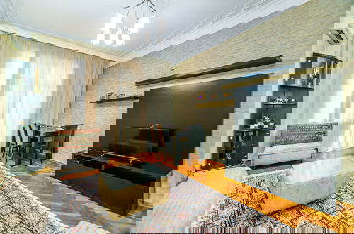 Foto 16 - Luxury Apartment with Flame Tower View