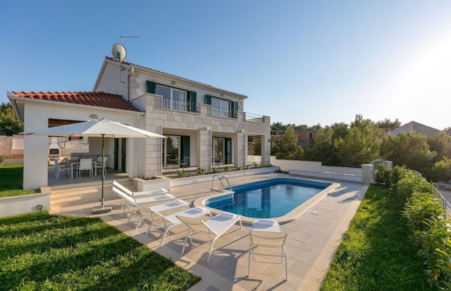 Charming Villa With Pool ,140m From the sea - Foto 1