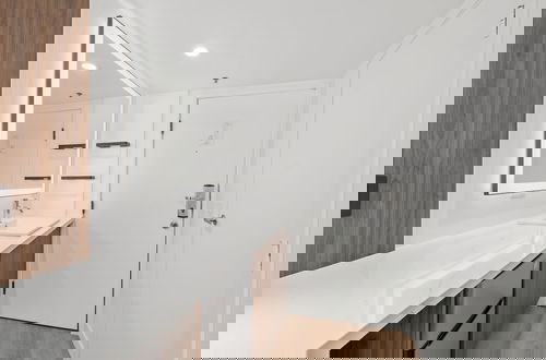 Photo 14 - Uptown Inn by Vantaggio - Limited Service Apart-Hotel