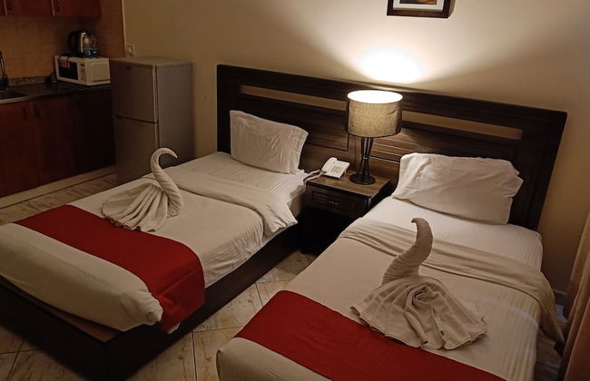 RUWI BEACH HOTEL APARTMENTS - Photo 37