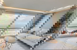 Foto 1 - Pleasant Apartment With Frontal sea View