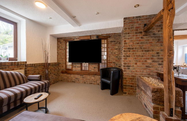 Grosse Gruppenunterkunft im Nationalpark Eifel mit Bar und Terrasse - Foto 35