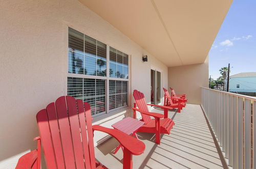 Photo 31 - Modern Retreat, Block to Beach w Pool & Balcony