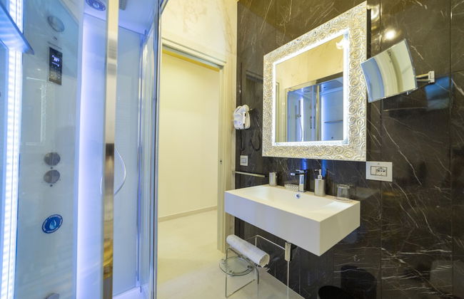 Leucosya Luxury Rooms - Photo 36