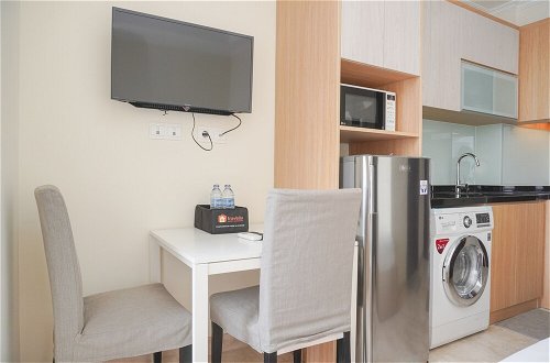 Foto 8 - Comfort And Minimalist Studio Menteng Park Apartment