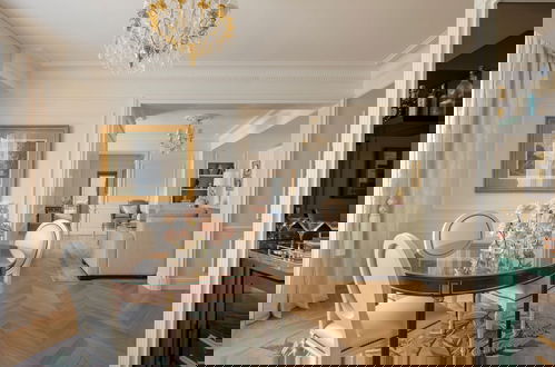 Foto 46 - Four Seasons Hotel George V