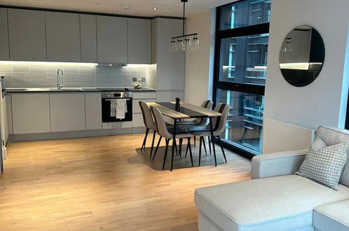 Foto 10 - Exquisite 2-bed Apartment in Central London