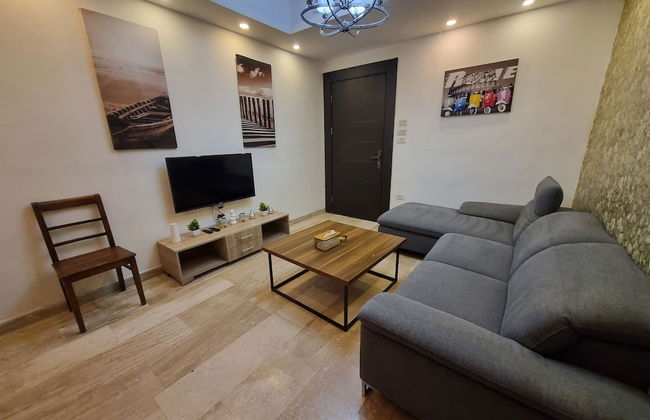 Charming Amman Apartment With Central Air-con & Street Parking - Photo 14