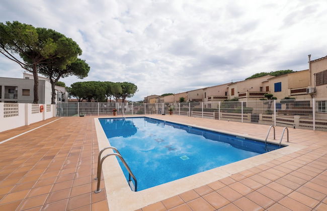 Apartment With Community Pool for 4 People - Riells Area - Foto 13