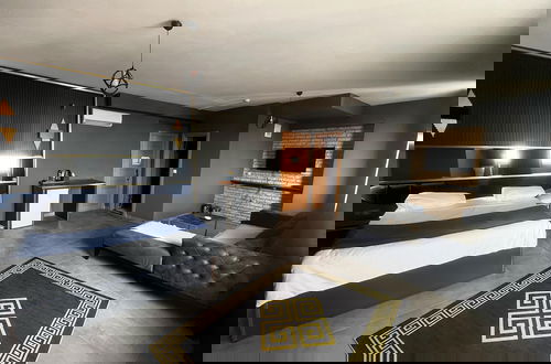 Photo 9 - Hill Suites