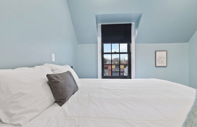 Downtown Collingwood Condos - Photo 24