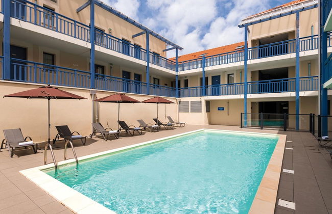 Apartment in Biscarrosse Near Sandy Beach - Photo 1