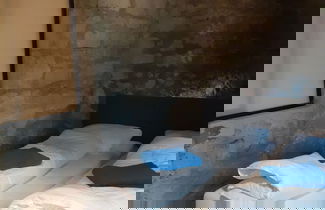Foto 3 - Renovated Castle Apartment With Swimming Pool