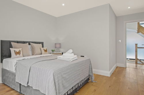 Photo 7 - Three Bed Spacious Apartment in Dalston