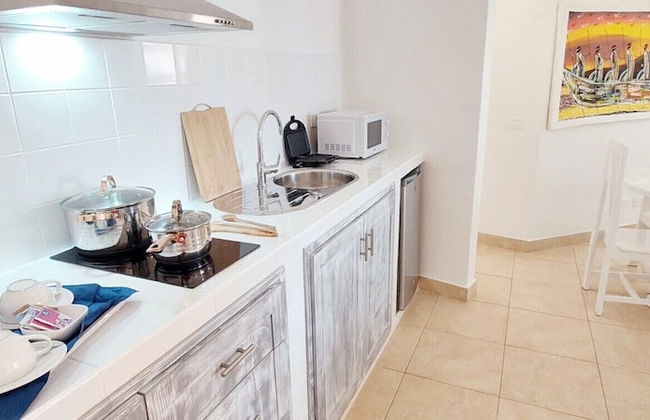 Branco Suites - Photo 25