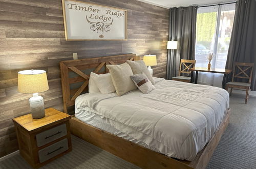 Photo 2 - Timber Ridge Lodge - Walking Distance from Downtown Gatlinburg