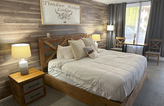 Photo 2 - Timber Ridge Lodge - Walking Distance from Downtown Gatlinburg