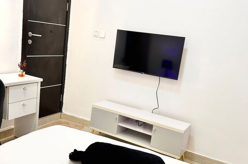 Photo 9 - Luxury Shortlet Apartment LBS, AJAH