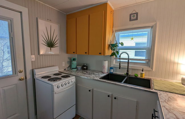 Little Yellow Cottages - Photo 16