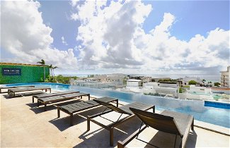 Photo 1 - Central Modern 1 BR W Rooftop Pool and Ocean View