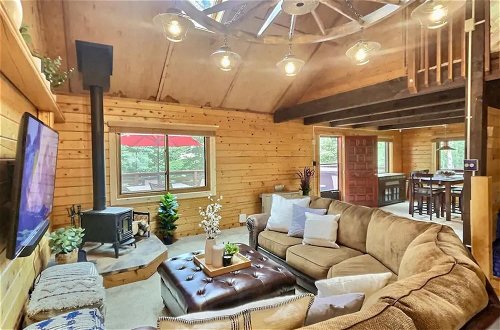 Photo 7 - Mountain Lakehouse Cabin on 5 Acres Hottub Pool Table Garage EV Charger