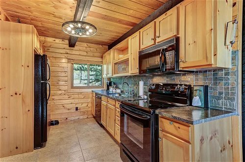 Photo 34 - Mountain Lakehouse Cabin on 5 Acres Hottub Pool Table Garage EV Charger
