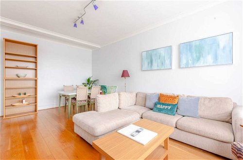 Foto 19 - Central and Spacious 2 Bedroom Flat in Kensington