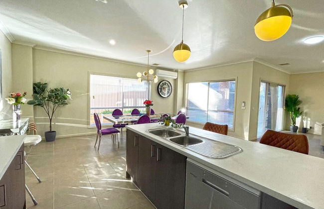 Spacious 7BRM 5-bathroom Rental House - Photo 28