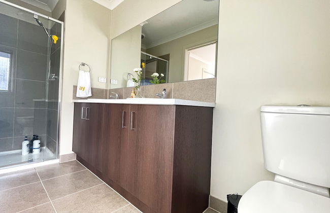 Spacious 7BRM 5-bathroom Rental House - Photo 36