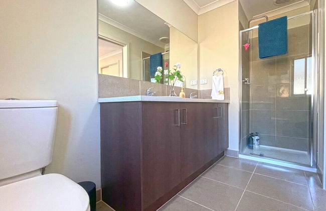 Spacious 7BRM 5-bathroom Rental House - Photo 41