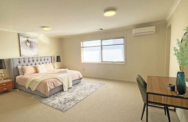 Spacious 7BRM 5-bathroom Rental House - Photo 12