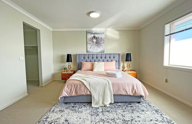 Spacious 7BRM 5-bathroom Rental House - Photo 14