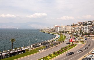 Foto 3 - Furnished Stylish Sea View Flat in Izmir Konak