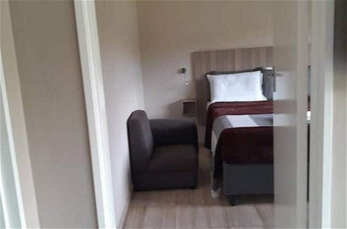 Photo 9 - Executive Apartment With 2 Beds Air-con and Kitchenette - 2073