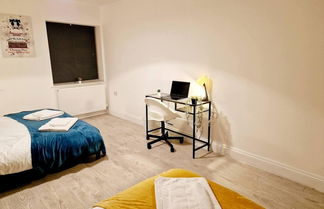 Photo 3 - Modern Apartment in Uxbridge