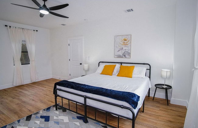 Amazing Indeed 3BR Only 5 Minutes From Downtown - Photo 9