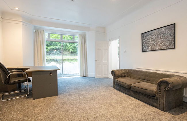 Pillo Rooms - 4BR House near Heaton Park - Foto 18
