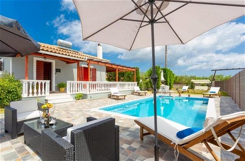 Foto 9 - Villa Mansion With Private Pool