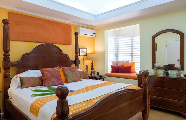 Dreamin Villa - 3 B R Beachfront w Staff - Foto 35