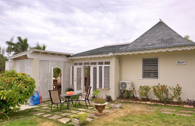 Dreamin Villa - 3 B R Beachfront w Staff - Foto 2