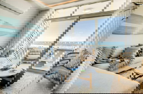 Foto 6 - Apartment w Sea Views by Camps Bay Beach Kyanos