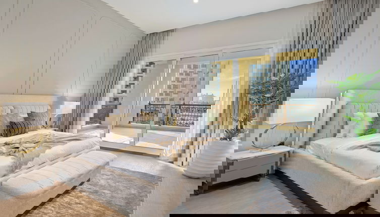 Foto 1 - 3BR Apt w Direct access to Nakheel Mall