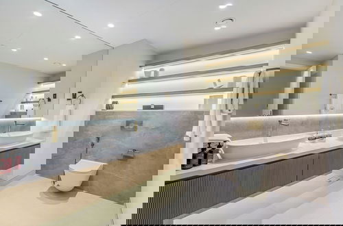 Foto 15 - 3BR Apt w Direct access to Nakheel Mall
