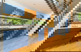 Foto 2 - Luxury Eco Home With Garden Cottage - Houtbay