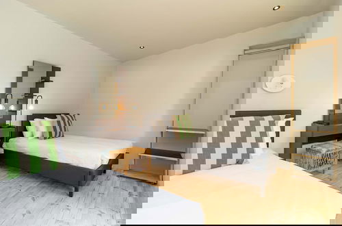 Foto 48 - Luxury Eco Home With Garden Cottage - Houtbay