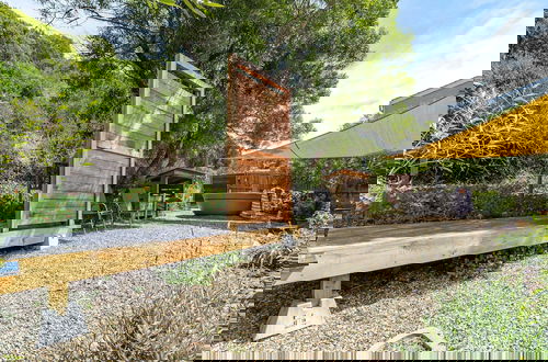 Foto 54 - Luxury Eco Home With Garden Cottage - Houtbay