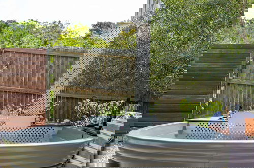 Foto 51 - Luxury Eco Home With Garden Cottage - Houtbay