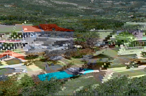 Foto 40 - Exquisite Spacious Villa Bufaline With Pool and Gym